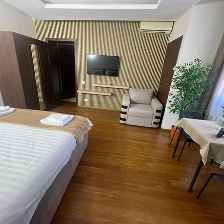 Therme Airport Resort Corbeanca Exteriör bild