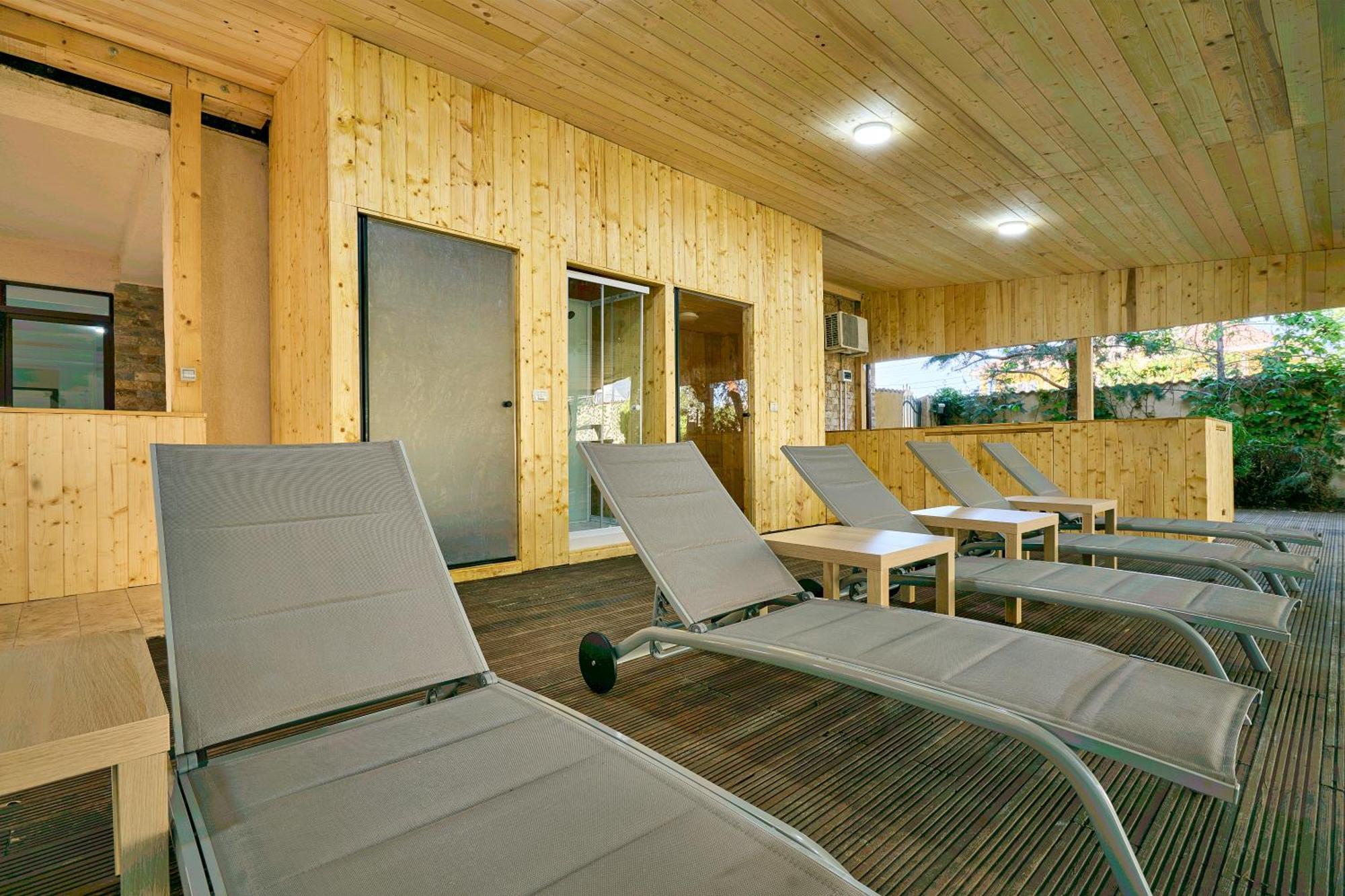 Therme Airport Resort Corbeanca Exteriör bild