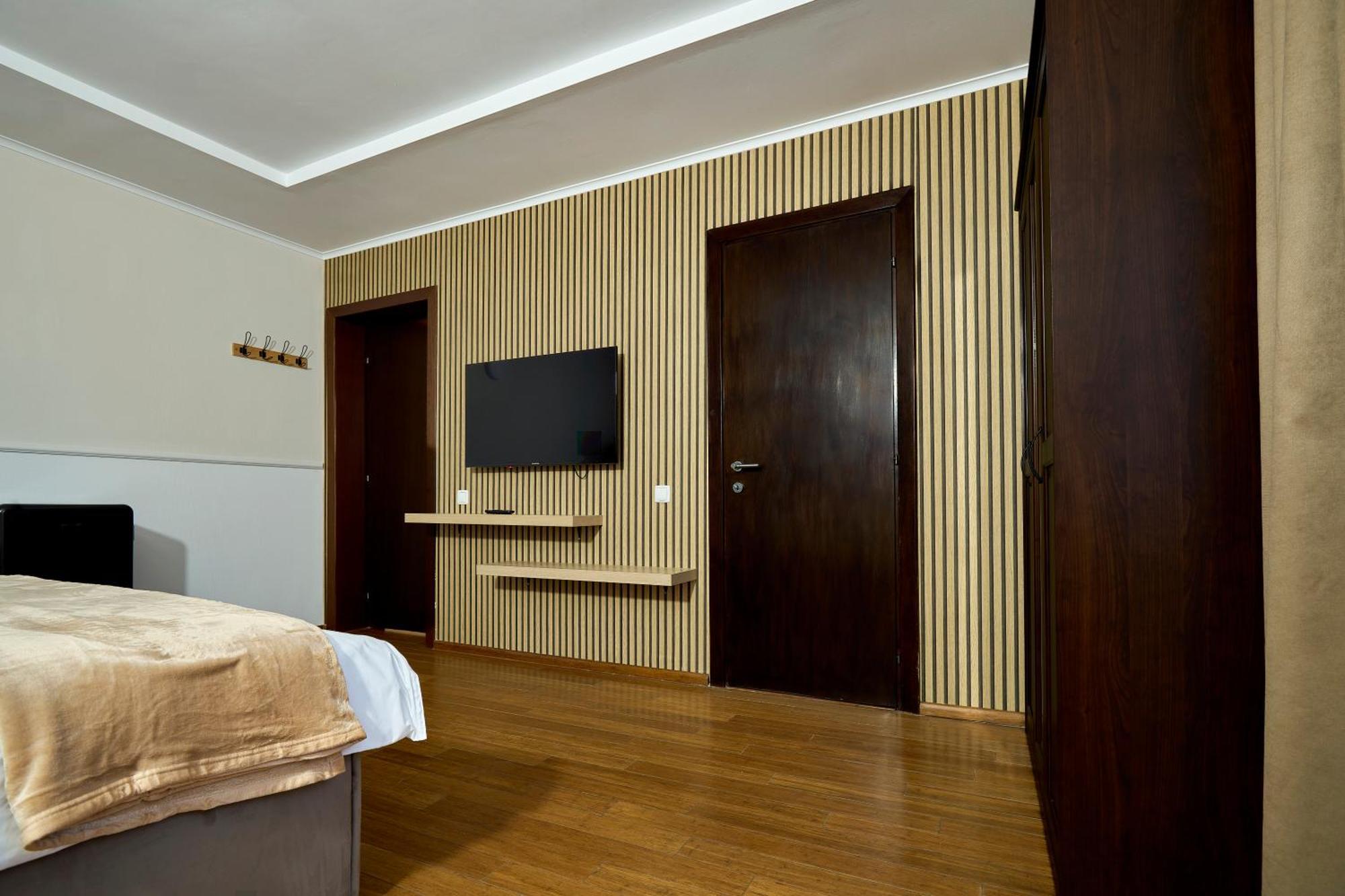 Therme Airport Resort Corbeanca Exteriör bild