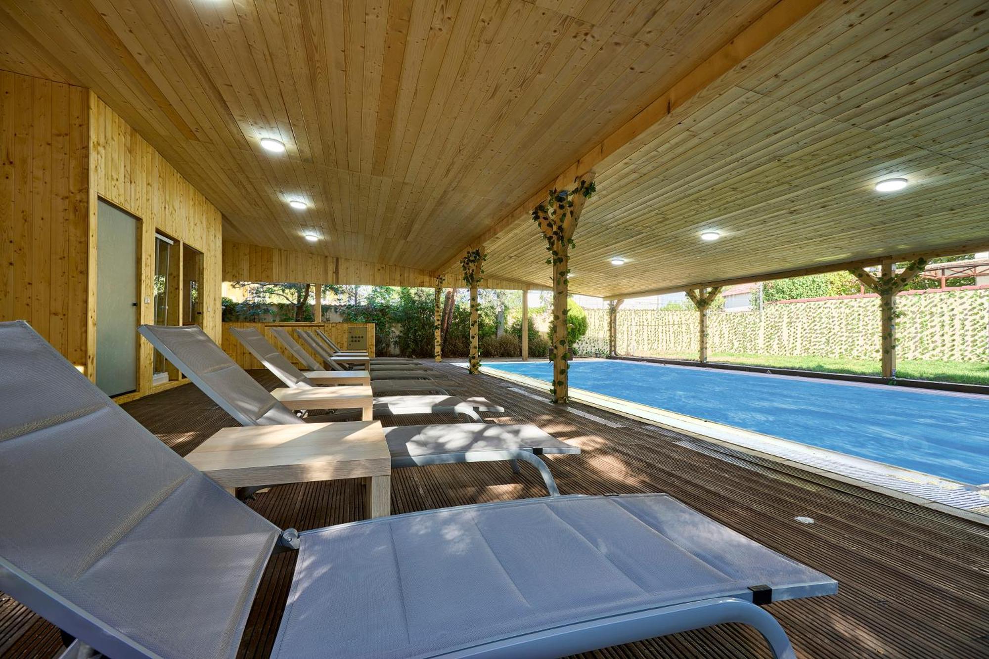 Therme Airport Resort Corbeanca Exteriör bild